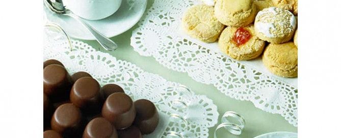 Aperitivos para acompañar un café en un bar o en casa